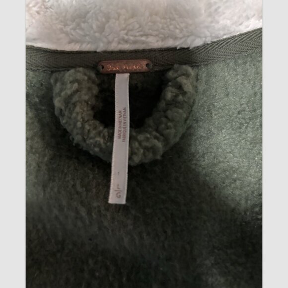 FREE PEOPLE GREEN Crystal Kelp Cozy Up Faux Fur Cardi FLEECE JACKET SIZE LARGE - Picture 14 of 15